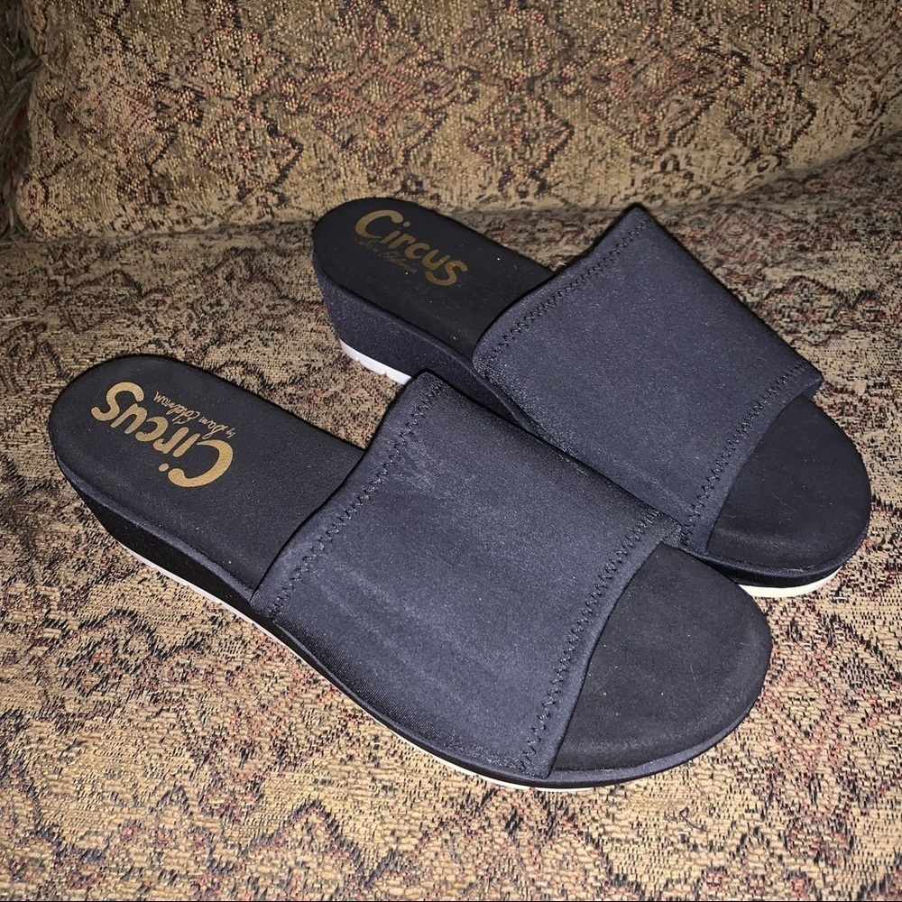 Circus Sam Edelman Black platform slip on sandals